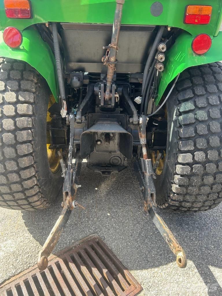 John Deere 4400 Kompaktni (mali) traktori