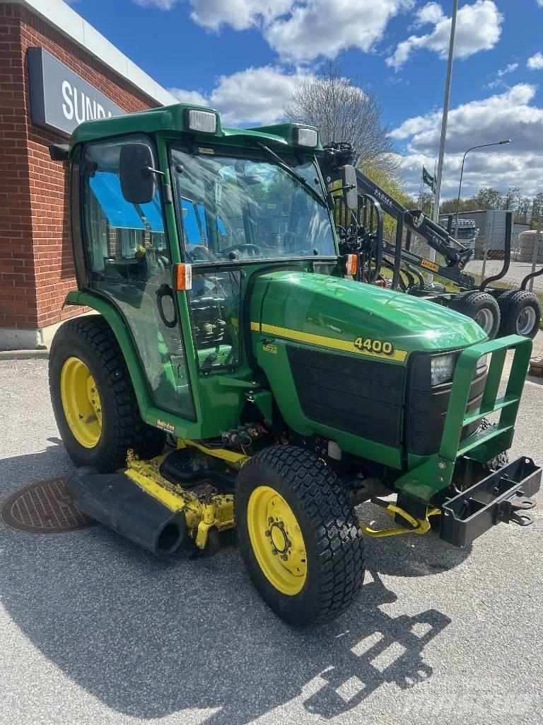 John Deere 4400 Kompaktni (mali) traktori