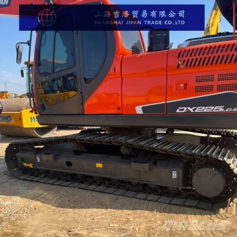 Doosan DX 225 Bageri gusjeničari