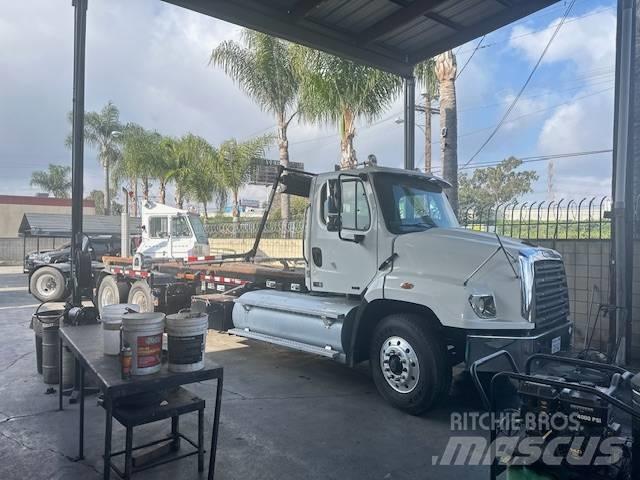 Freightliner 114SD Demontažnii kamioni za podizanje kabela