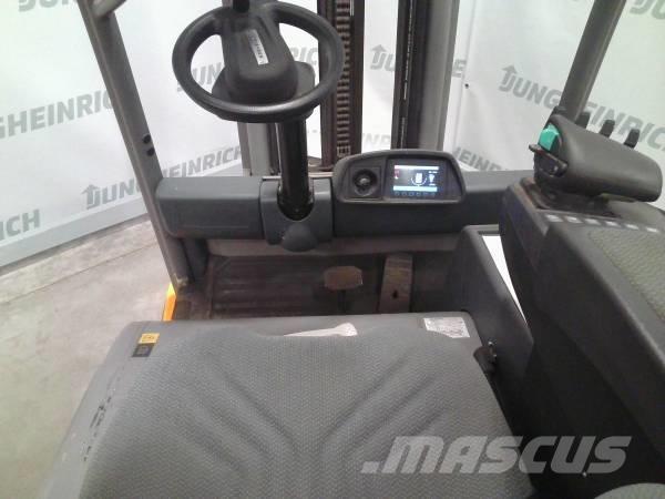 Jungheinrich EFG 320 Električni viličari