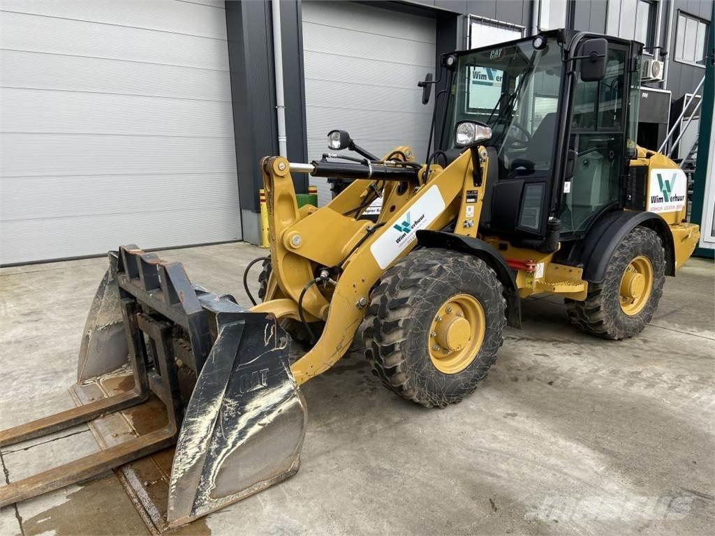 CAT 906M (7164) Višenamjenski utovarivači