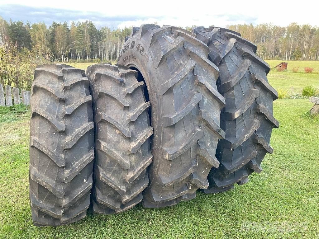 Trelleborg TM 600 Gume, kotači i naplatci