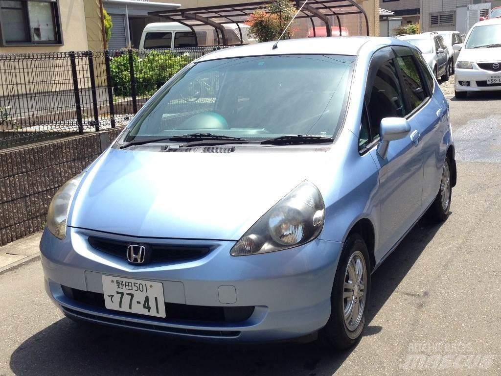 Honda LA-GD1 Automobili
