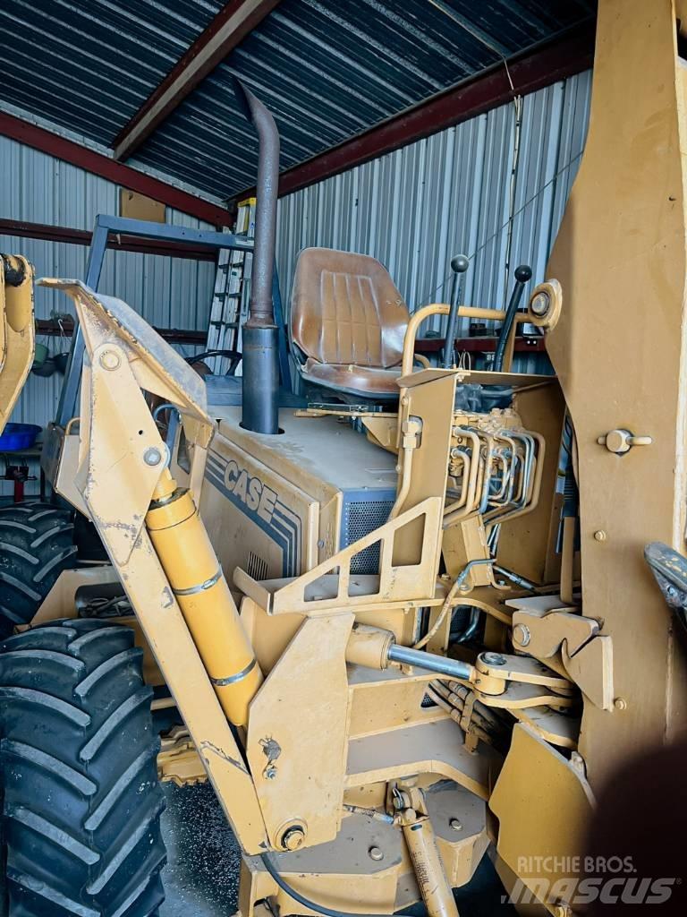 CASE 860 Rovokopači freze za kanale Trenčeri