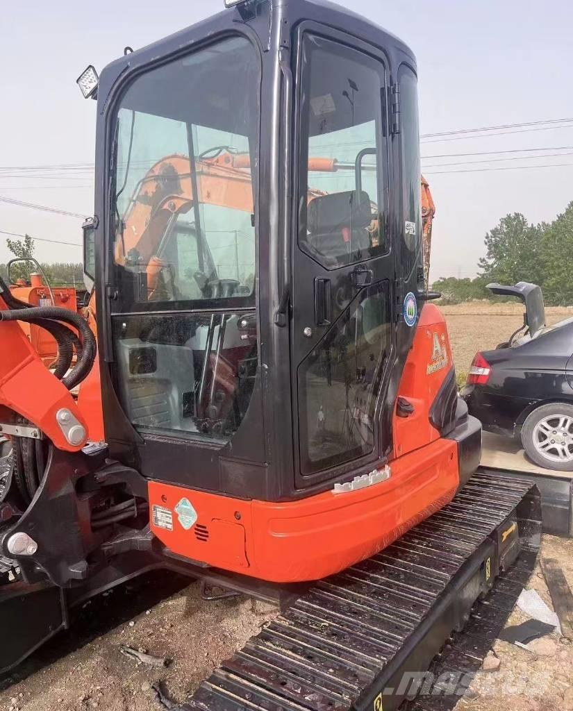 Kubota 161 Bageri gusjeničari