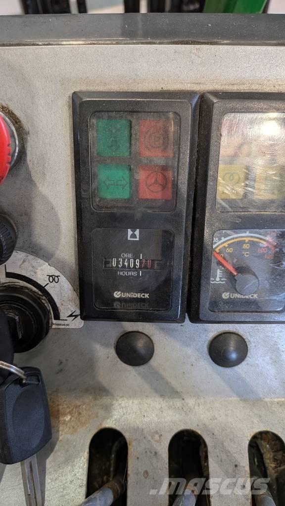 Combilift CB 3000 Viličari sa 4-stranskim dohvatom