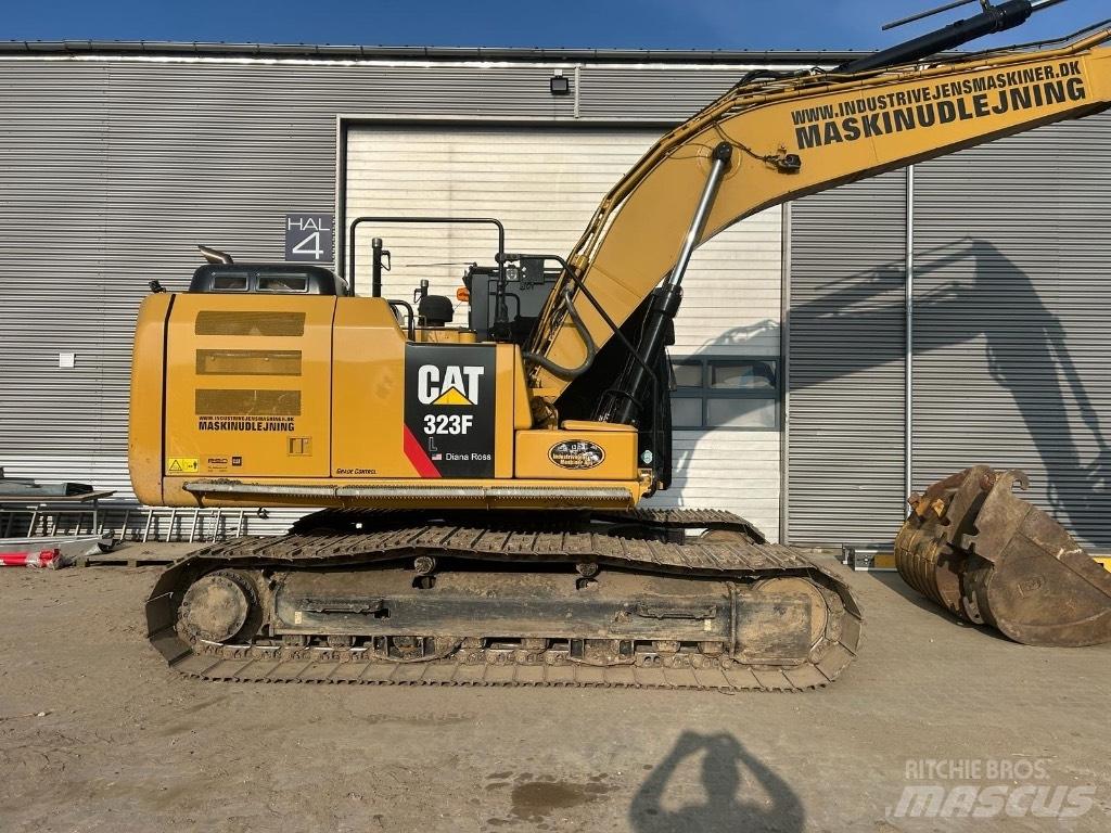 CAT 323 F L Bageri gusjeničari