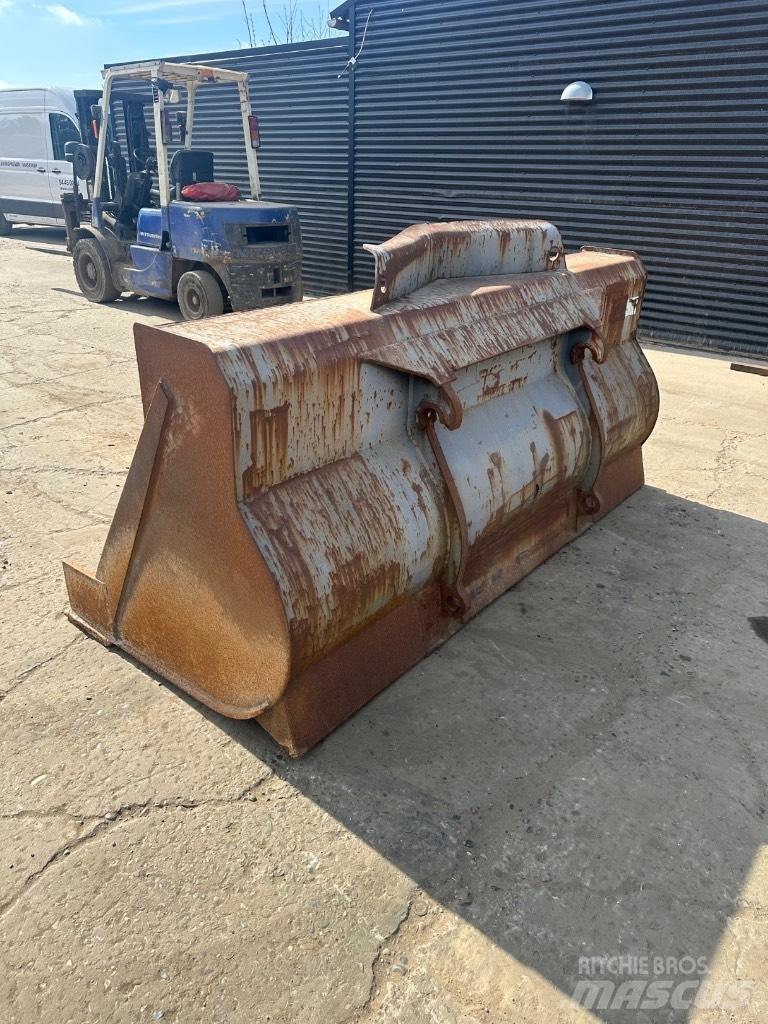 Volvo 2500mm Kašike / Korpe