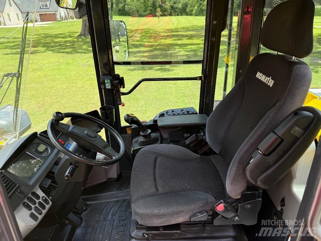 Komatsu WA 270-8 Utovarivači na kotačima
