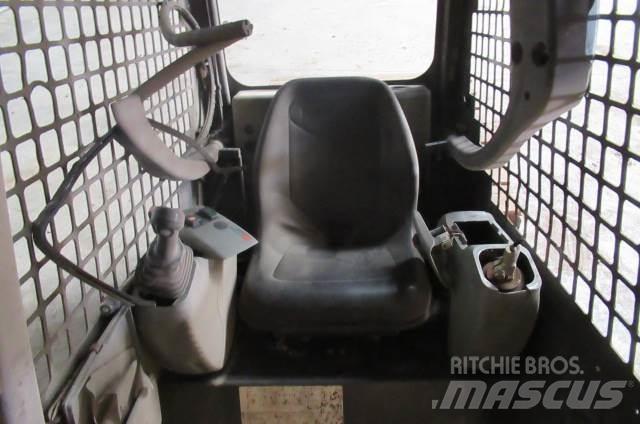Komatsu SK714 Kabine i unutrašnjost