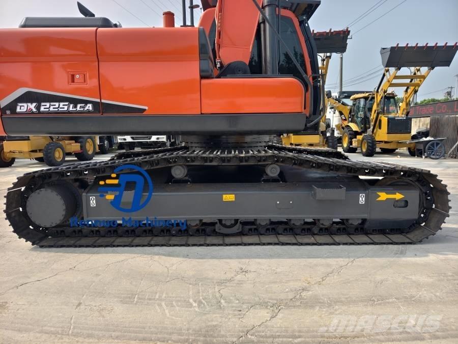 Doosan DX 225 LCA Bageri gusjeničari