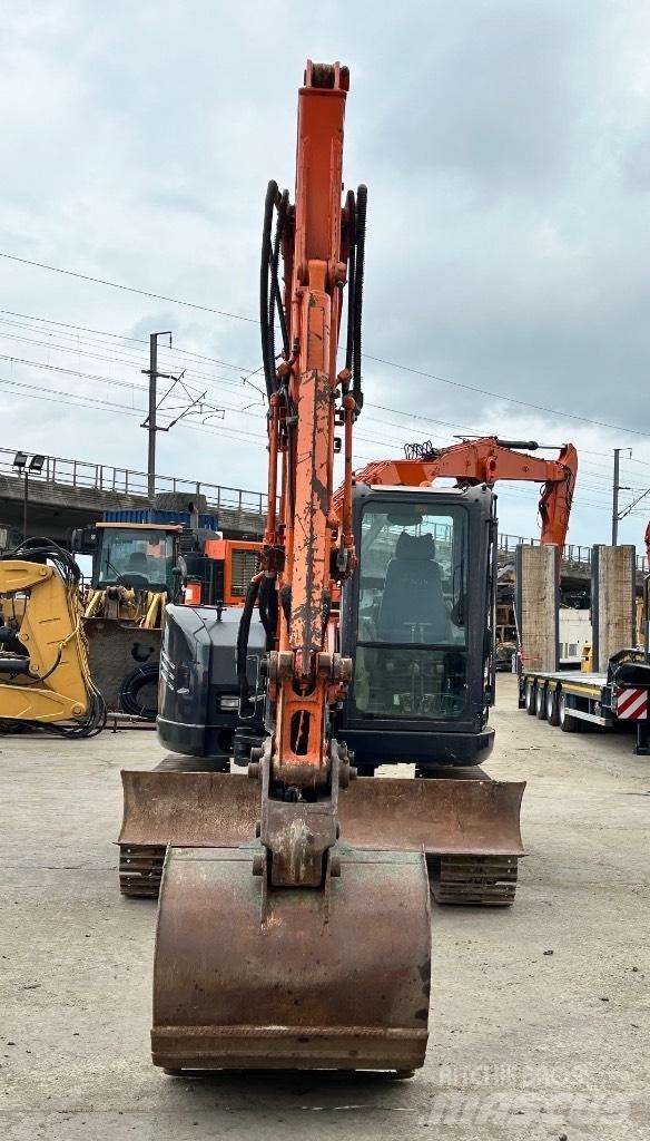 Hitachi Zaxis 85 USB Midi bageri 7t – 12t