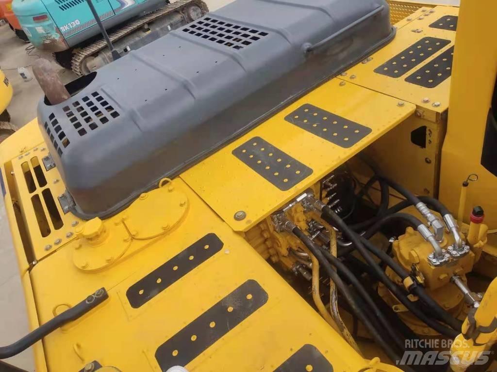 Komatsu 220-8 Bageri gusjeničari