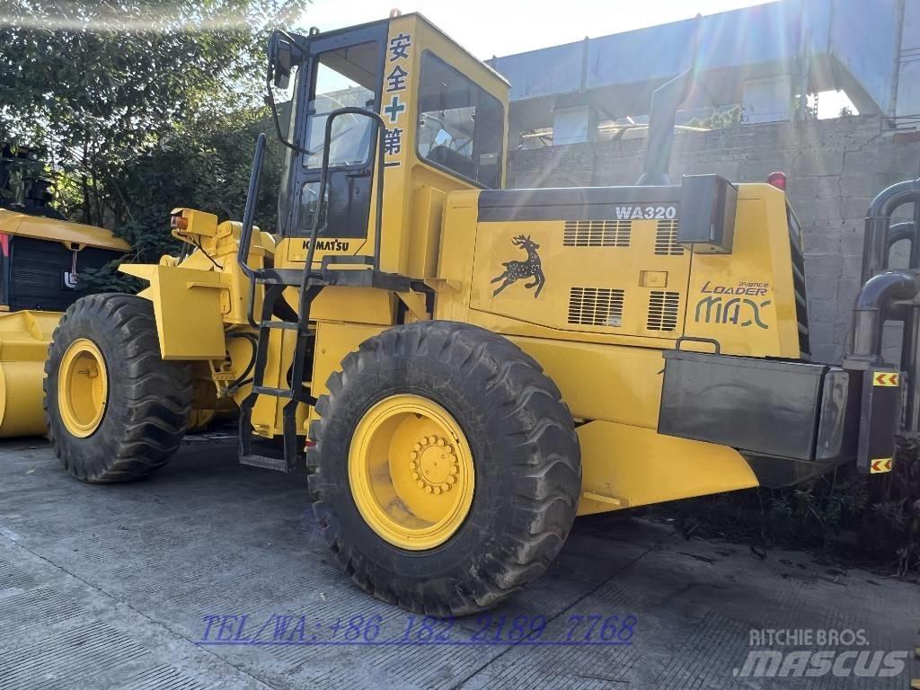 Komatsu WA320 Utovarivači na kotačima