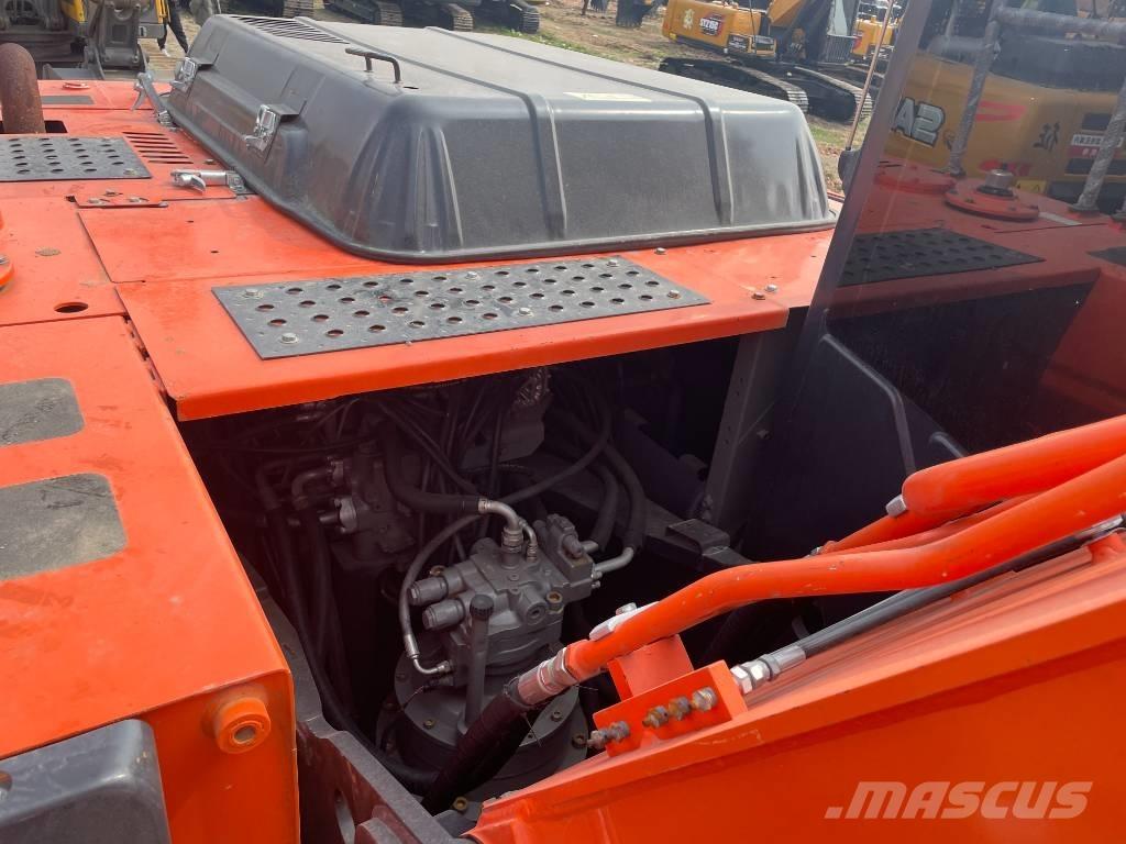 Hitachi ZX 240 Bageri gusjeničari