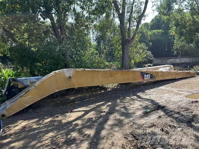 CAT 320 C Amfibijski bageri