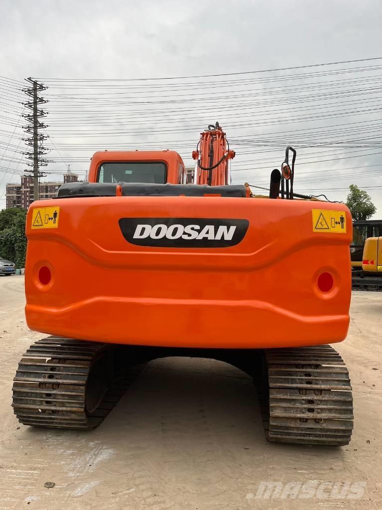 Doosan DX 140 LC Bageri gusjeničari