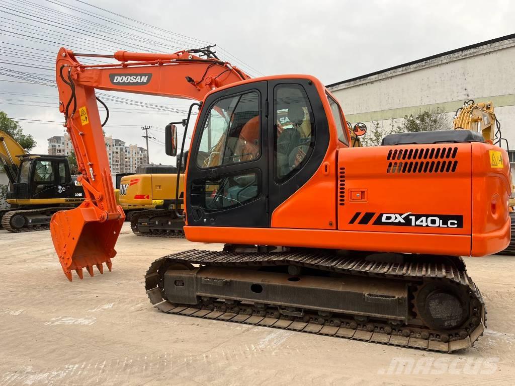 Doosan DX 140 LC Bageri gusjeničari