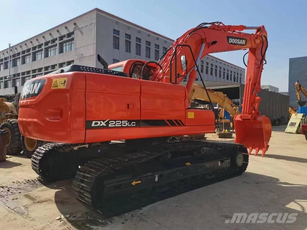 Doosan DX 225 Bageri gusjeničari