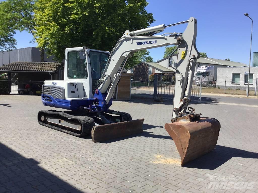 Takeuchi TB 250 Mini bageri <7t