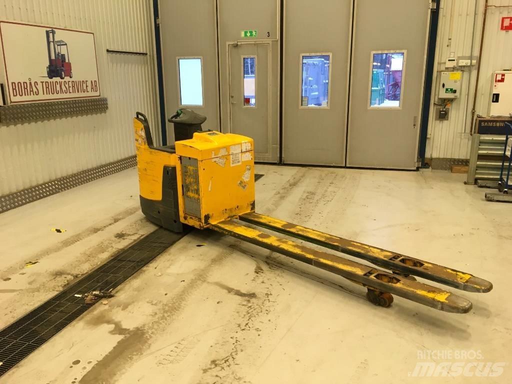 Jungheinrich ERE 225 Nisko podizni električni viličar