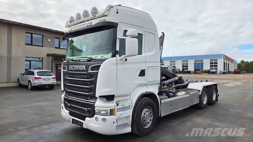 Scania R520 6X4 Rol kiper kamioni s kukama za dizanje