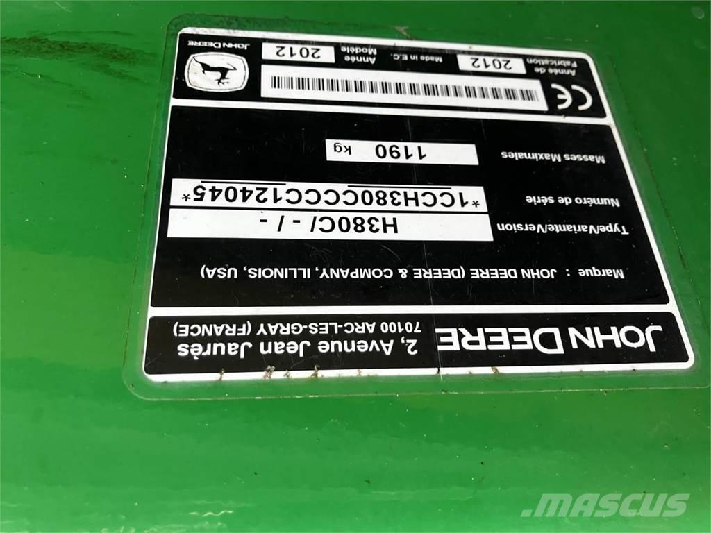 John Deere 6215R Traktori