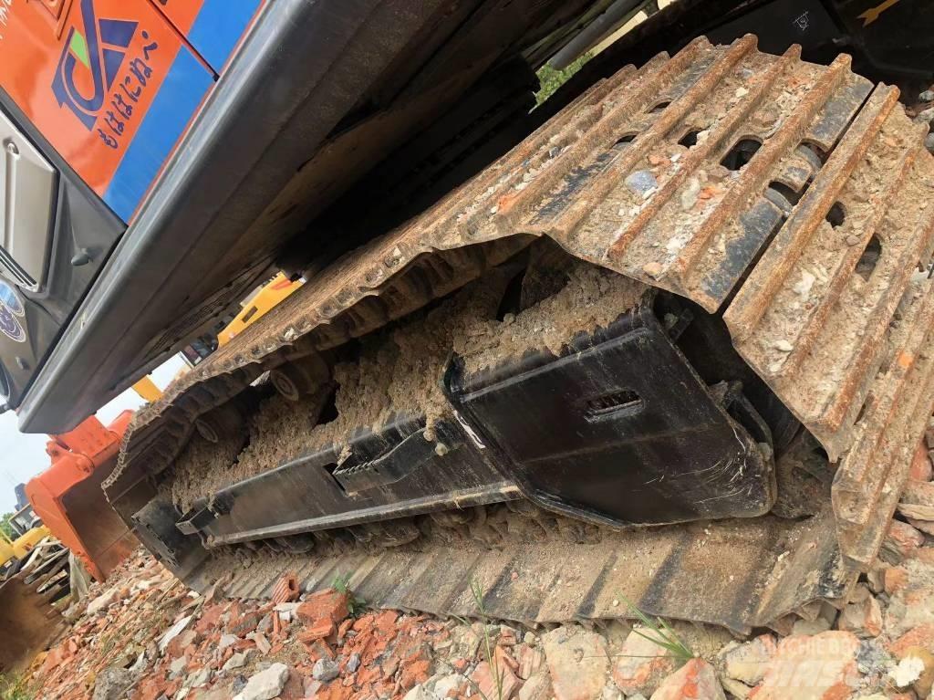 Hitachi ZX 210 Bageri gusjeničari