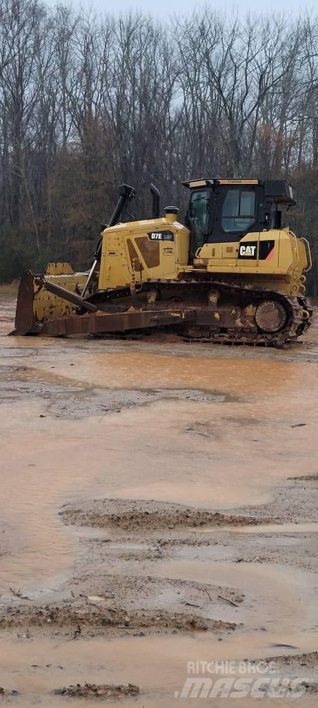 CAT D7E Buldožeri gusjeničari