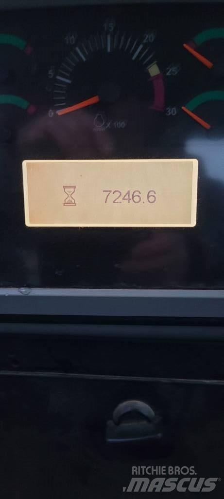 CAT D7E Buldožeri gusjeničari