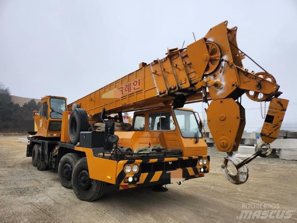 Hyundai HC 50 Rabljene dizalice za težak teren