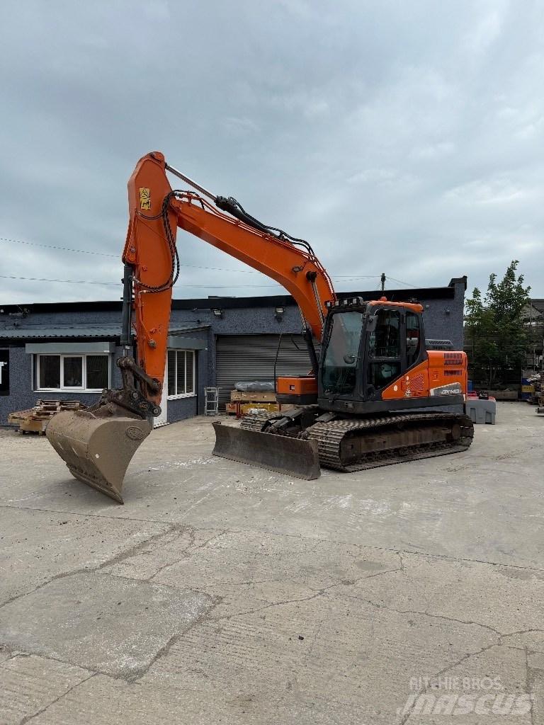 Doosan DX 140 LC Bageri gusjeničari