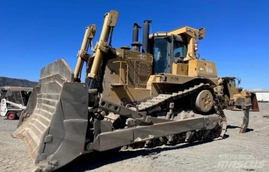 CAT D10T Buldožeri gusjeničari