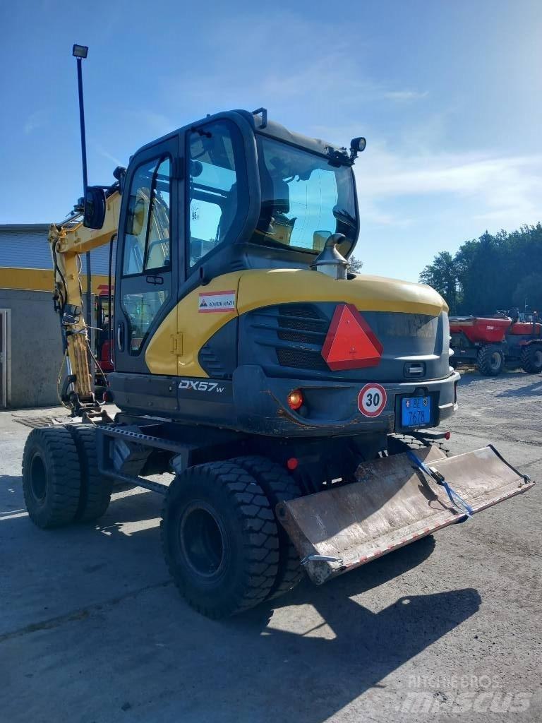 Doosan DX 57 W-5 Bageri na kotačima