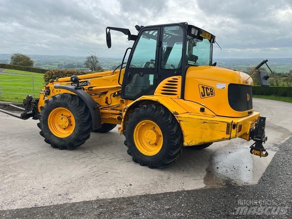 JCB TM 300 Poljoprivredni teleskopski utovarivači