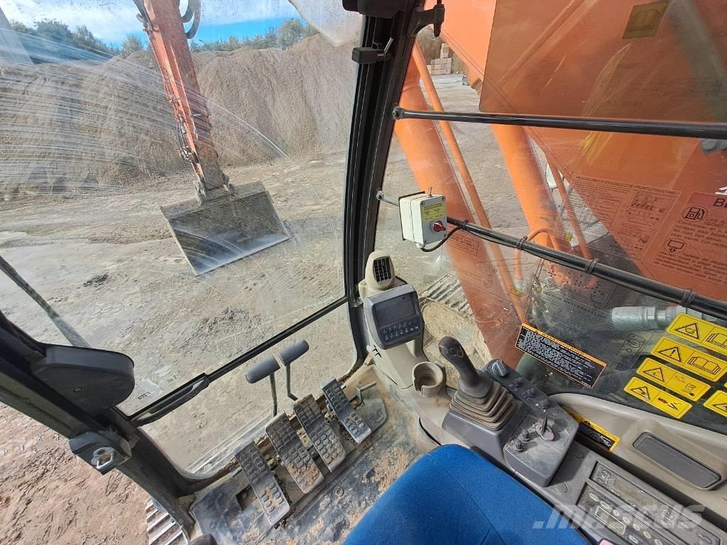 Hitachi ZX225USLC-3 Bageri gusjeničari