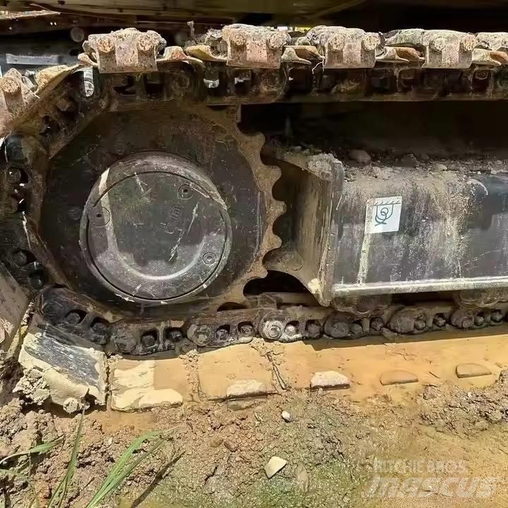 Komatsu PC70 Bageri gusjeničari