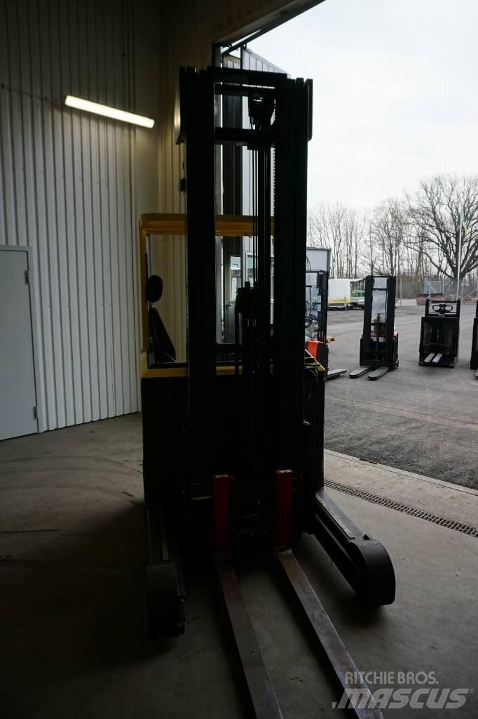 Hyster R1.4 Viličari sa pomičnim stupom