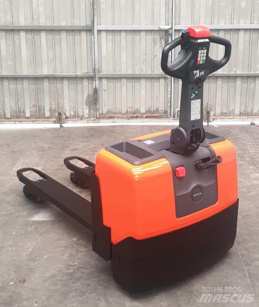 BT LWE 130 Minimover Nisko podizni električni viličar