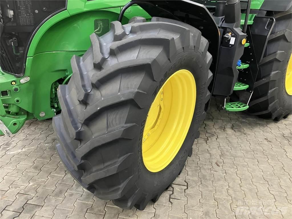 John Deere 7R 330 Traktori