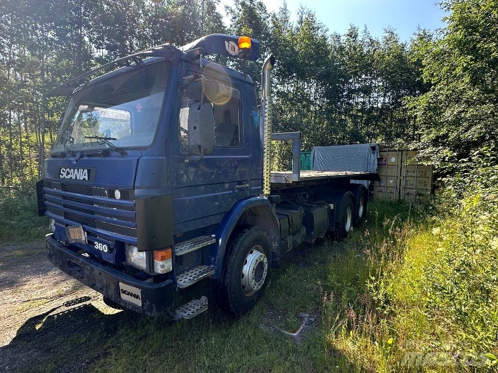 Scania 113 Rol kiper kamioni s kukama za dizanje