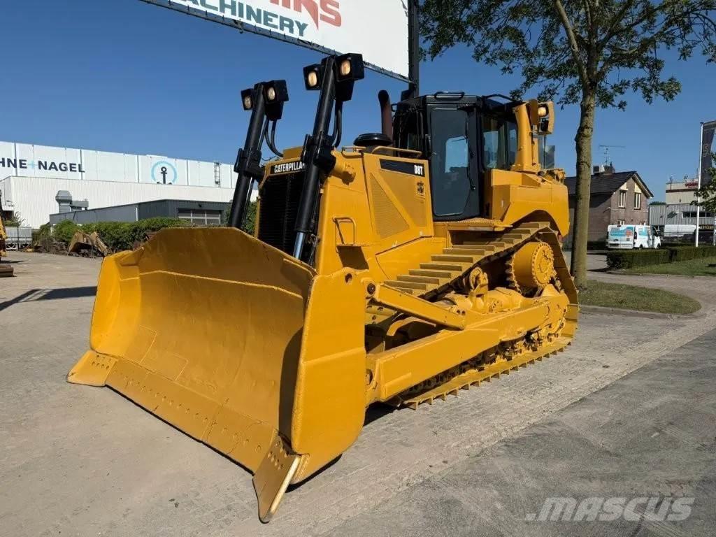 CAT D8T (D8R) Buldožeri gusjeničari