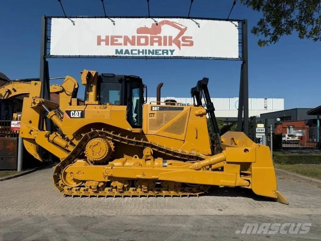 CAT D8T (D8R) Buldožeri gusjeničari