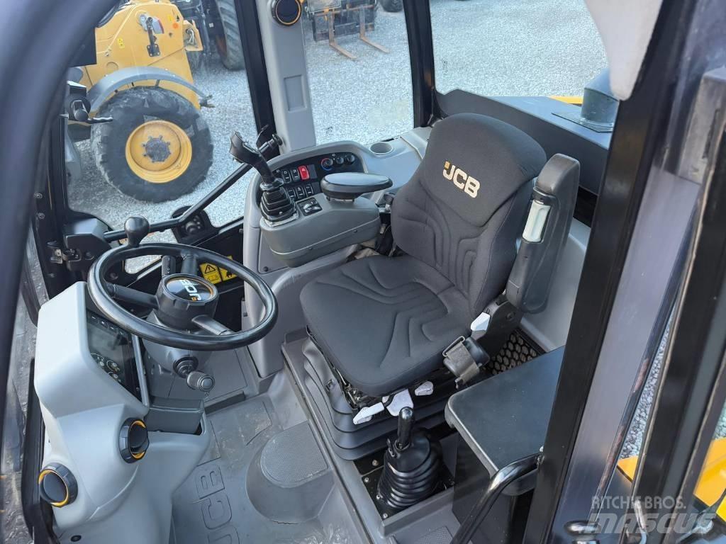 JCB TM 320 Poljoprivredni teleskopski utovarivači