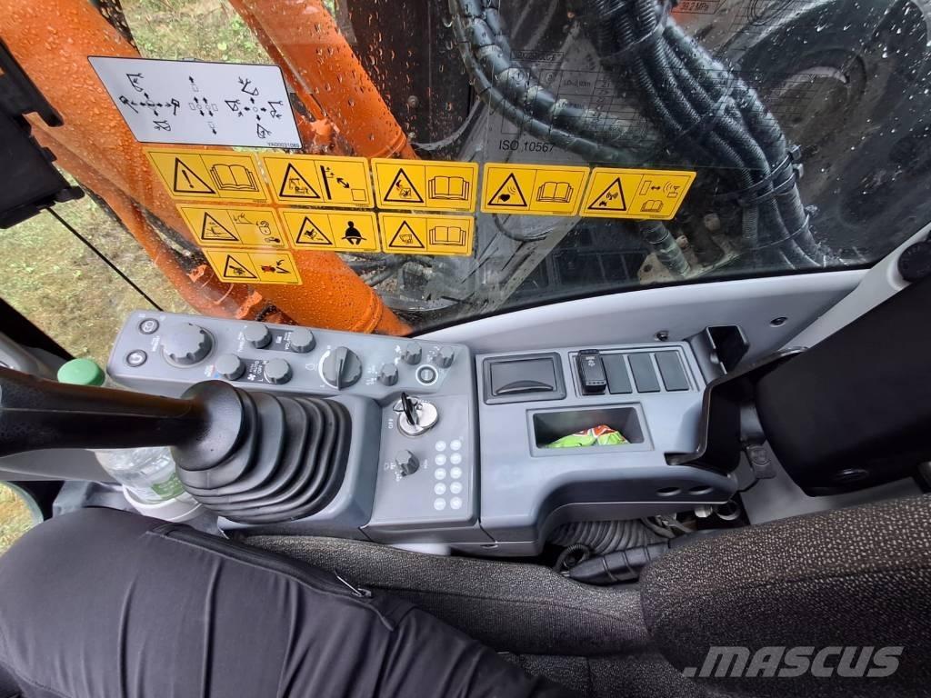 Hitachi ZX 225 US LC Bageri gusjeničari