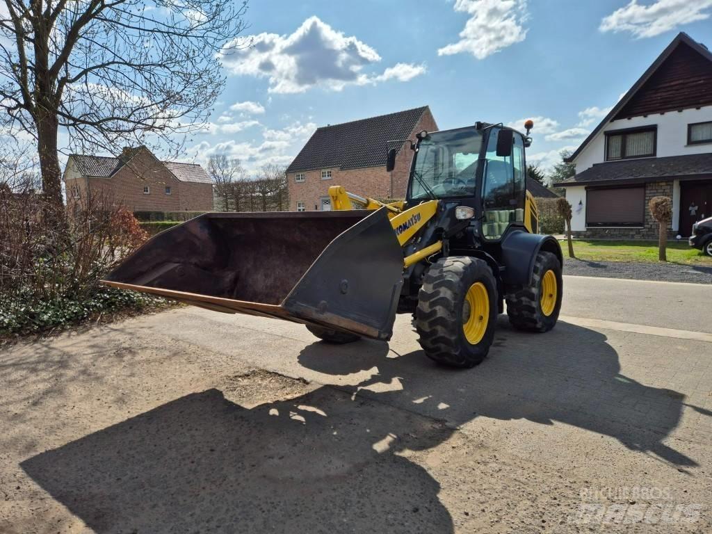Komatsu WA100M-7 Utovarivači na kotačima
