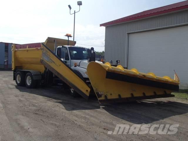 International 7400 Sniježne daske i  plugovi