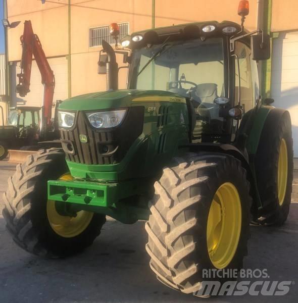 John Deere 6115 R Traktori