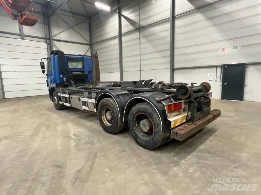 DAF CF 340 6X4 Rol kiper kamioni s kukama za dizanje